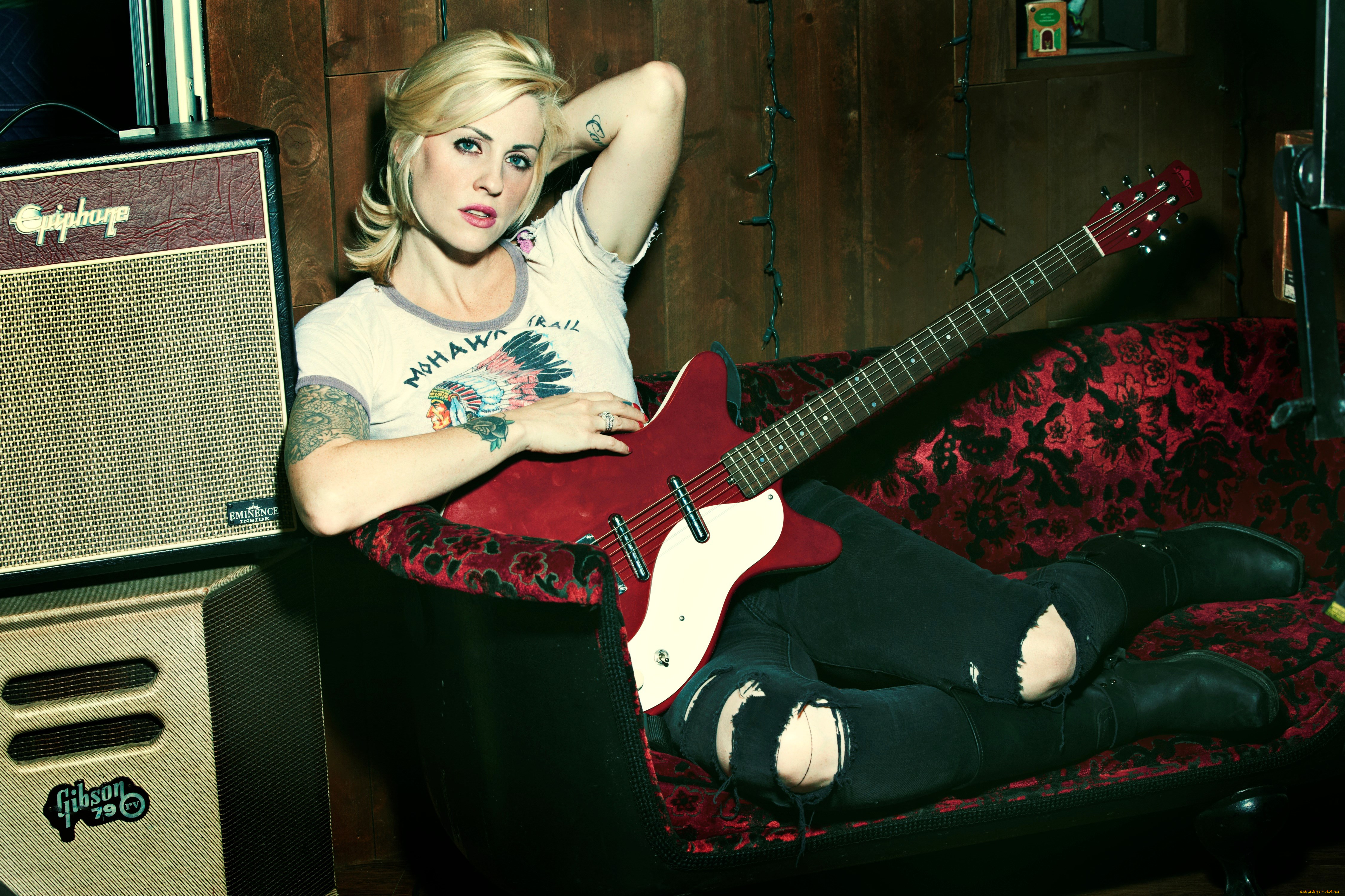-brody-dalle, , -, 